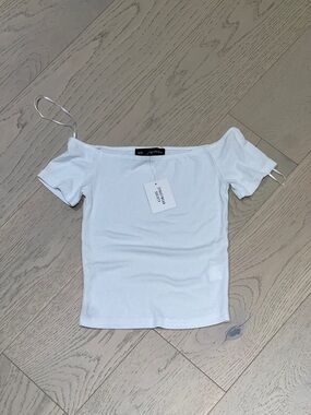 Urban Behaviour White Off-Shoulder Ribbed Crop Top